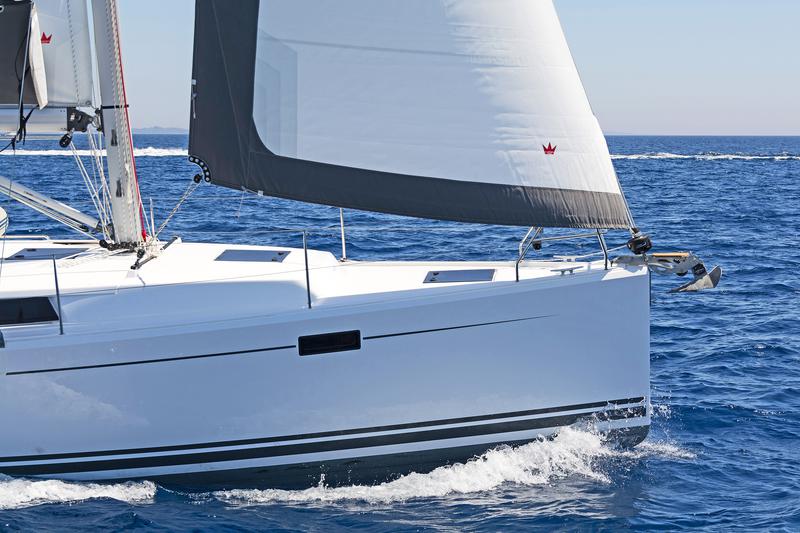 Book yachts online - sailboat - Hanse 385 - CAPRICCIO - rent