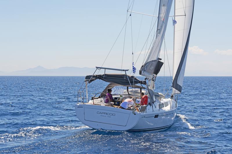Book yachts online - sailboat - Hanse 385 - CAPRICCIO - rent
