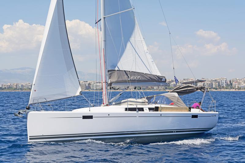 Book yachts online - sailboat - Hanse 385 - CAPRICCIO - rent