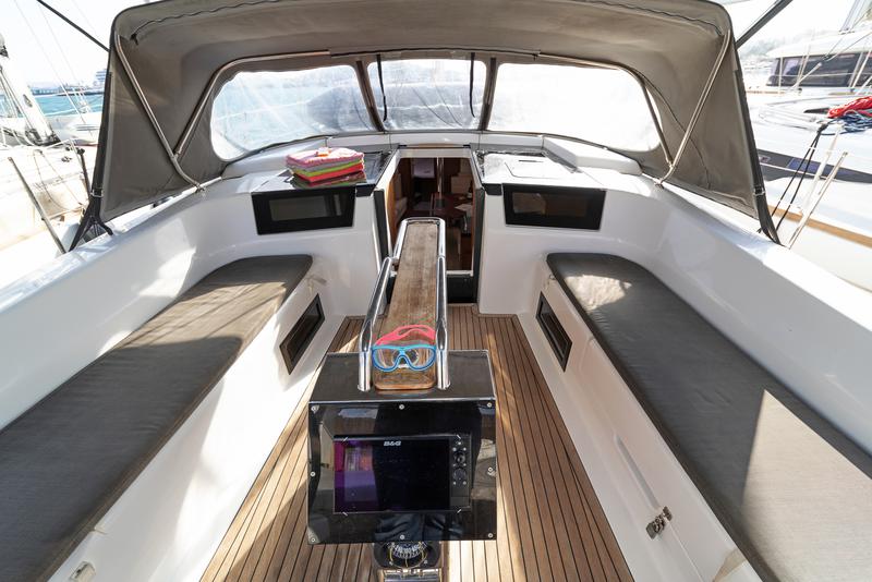 Book yachts online - sailboat - Hanse 418 - AZUR - rent