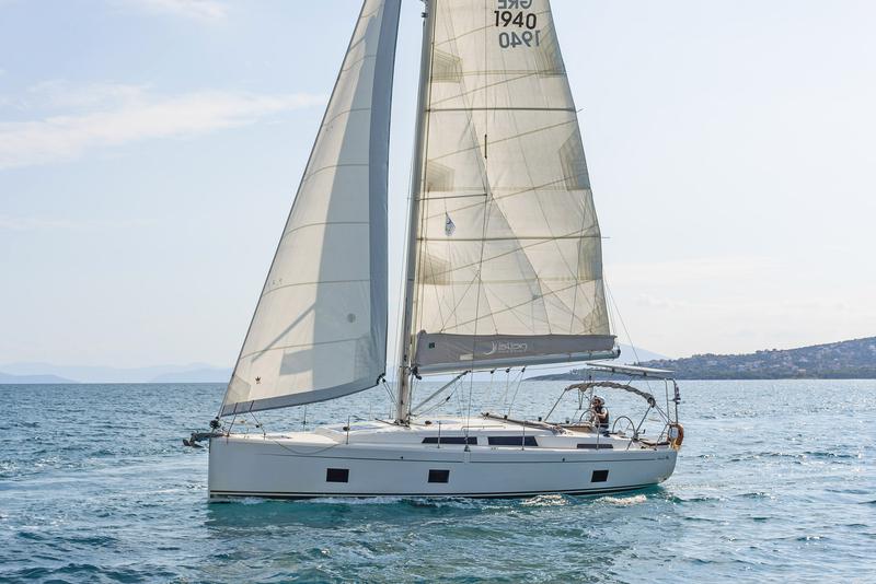 Book yachts online - sailboat - Hanse 418 - AZUR - rent