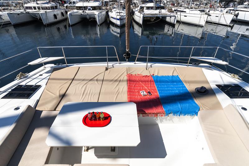 Book yachts online - catamaran - Bali 4.8 A/C &amp; GEN &amp; WM - ABOUT TIME - rent