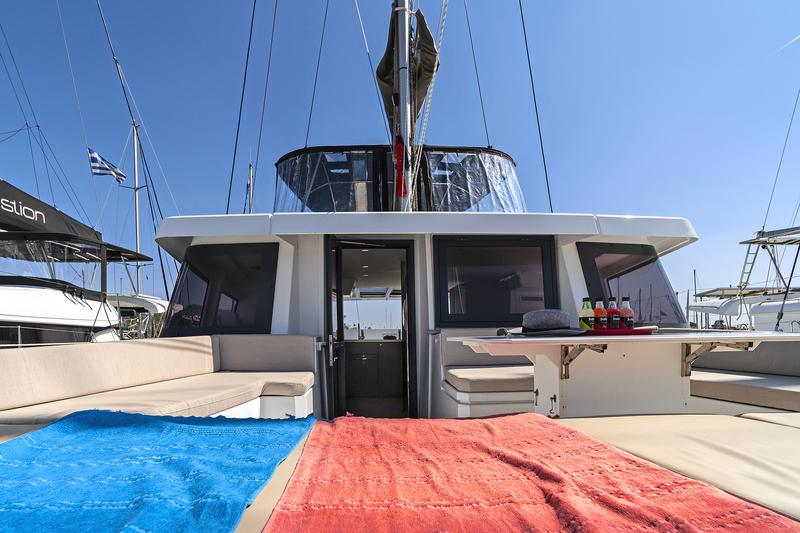 Book yachts online - catamaran - Bali 4.8 A/C &amp; GEN &amp; WM - ABOUT TIME - rent