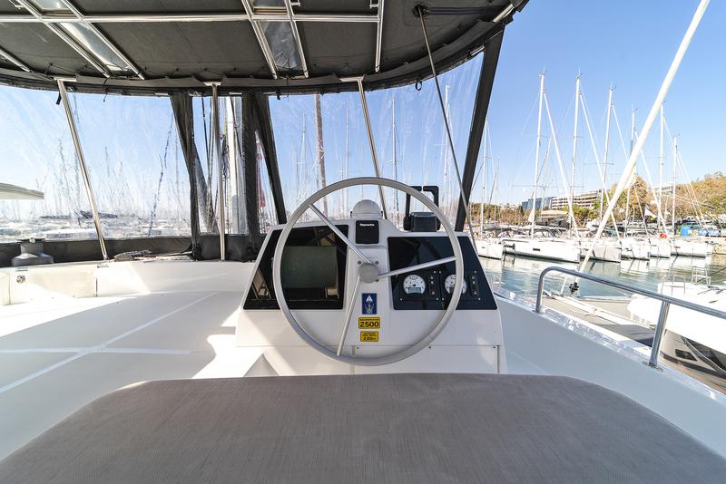 Book yachts online - catamaran - Bali 4.8 A/C &amp; GEN &amp; WM - ABOUT TIME - rent
