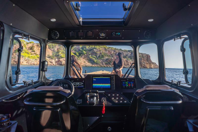 Book yachts online - motorboat - Rafnar 1200 Leisure - ENIGMA (SKIPPERED) - rent