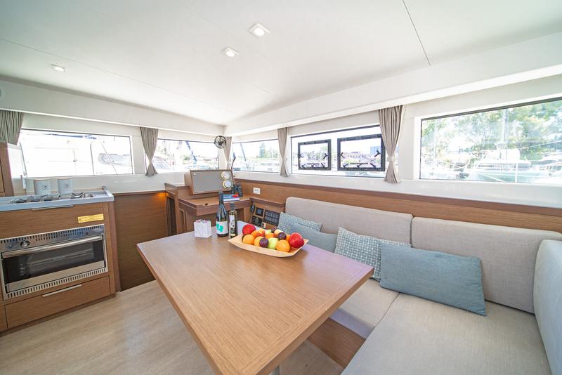 Book yachts online - catamaran - Lagoon 40 - BELLA MARE - rent