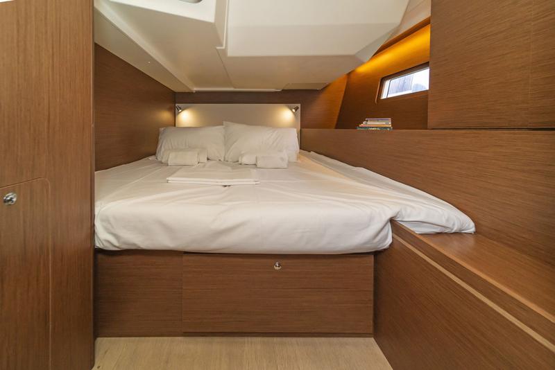 Book yachts online - sailboat - Oceanis 51.1 (5+1 cab) A/C &amp; GEN - CARPE DIEM - rent