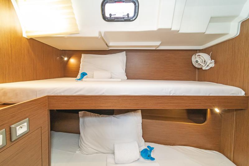 Book yachts online - sailboat - Oceanis 51.1 (5+1 cab) A/C &amp; GEN - CARPE DIEM - rent