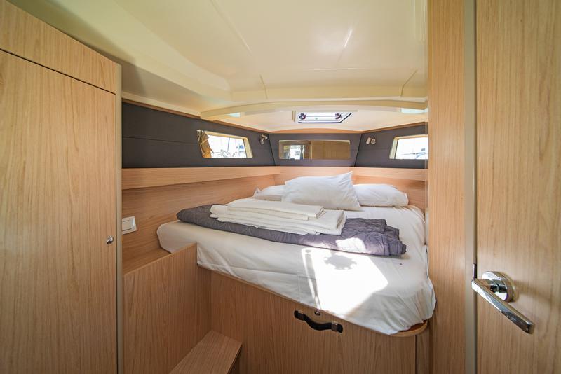 Book yachts online - sailboat - Oceanis 41.1 - ELENA - rent