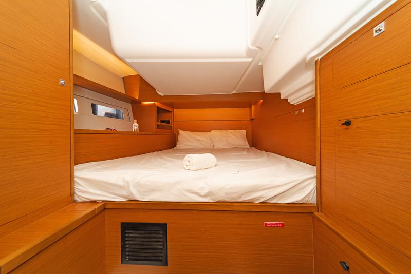 Book yachts online - sailboat - Dufour 530 AC &amp; GEN &amp; WM - DIMPA - rent