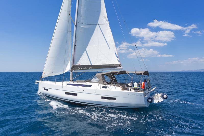 Book yachts online - sailboat - Dufour 530 AC &amp; GEN &amp; WM - DIMPA - rent