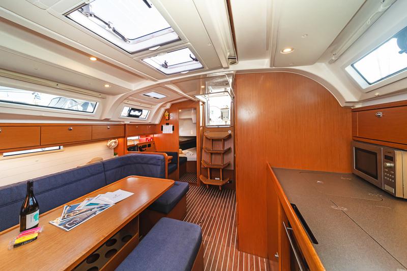 Book yachts online - sailboat - Bavaria Cruiser 41 - BLUE PEARL - rent