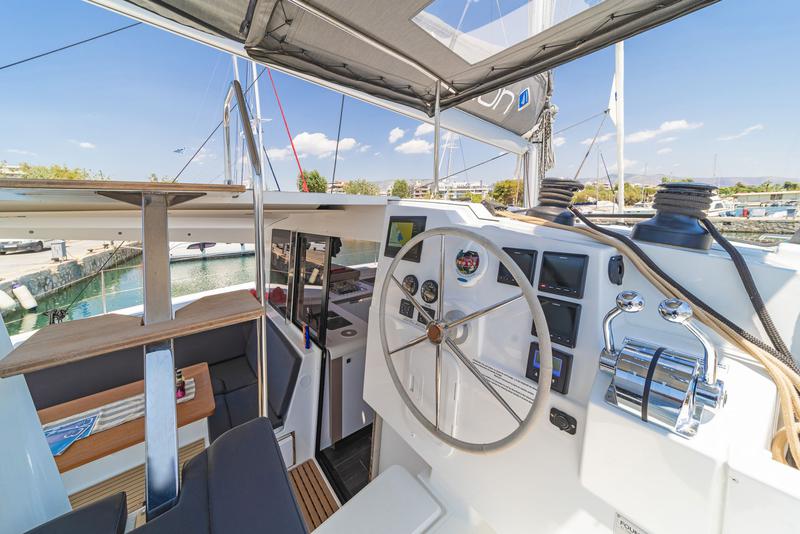 Book yachts online - catamaran - Isla 40 - AIFOS - rent