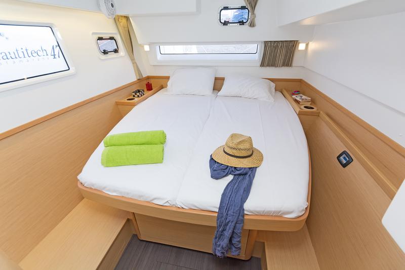 Book yachts online - catamaran - Lagoon 42 A/C &amp; GEN. - BREEZE - rent