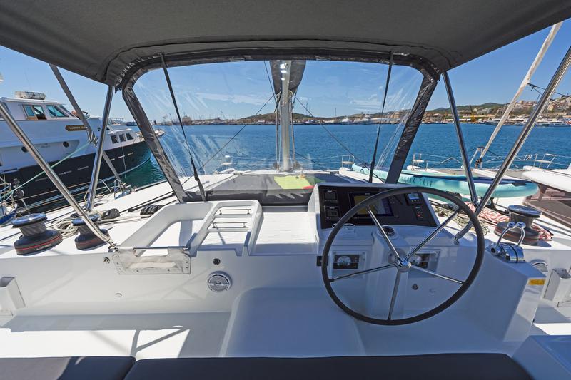 Book yachts online - catamaran - Lagoon 450  Fly A/C &amp; GEN (4 wc) - ALEX JR. - rent