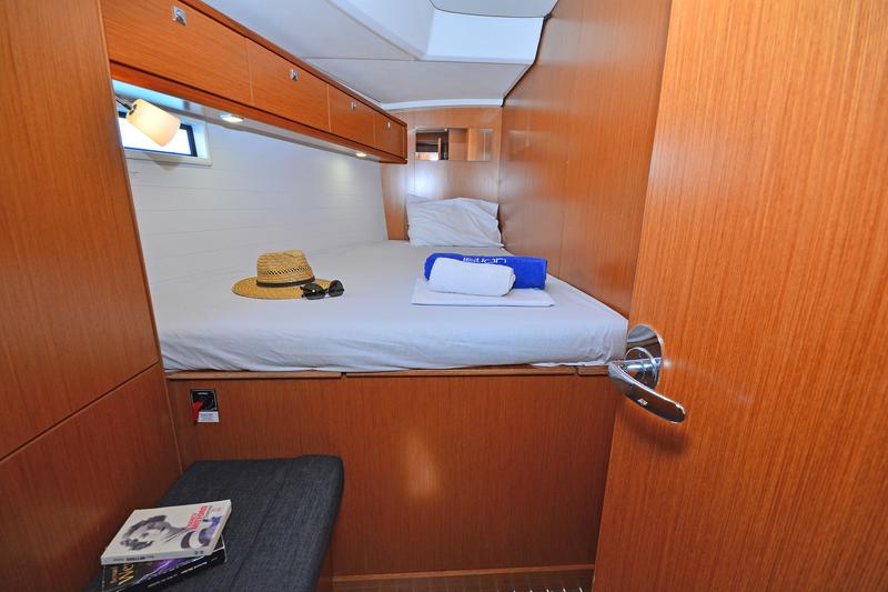 Book yachts online - sailboat - Bavaria Cruiser 46 - Artemis - rent