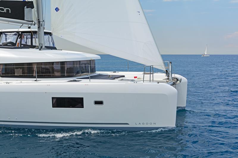 Book yachts online - catamaran - Lagoon 42 A/C &amp; GEN. - DEJA VU - rent