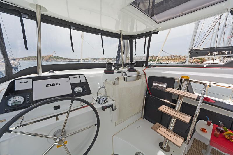 Book yachts online - catamaran - Lagoon 42 A/C &amp; GEN. - DEJA VU - rent