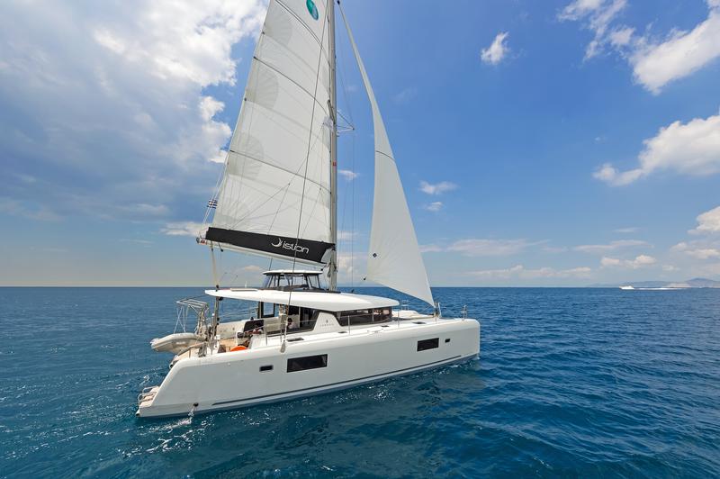 Book yachts online - catamaran - Lagoon 42 A/C &amp; GEN. - DEJA VU - rent