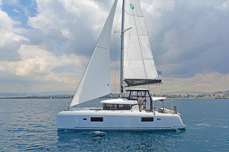 Book yachts online - catamaran - Lagoon 42 A/C &amp; GEN. - DEJA VU - rent