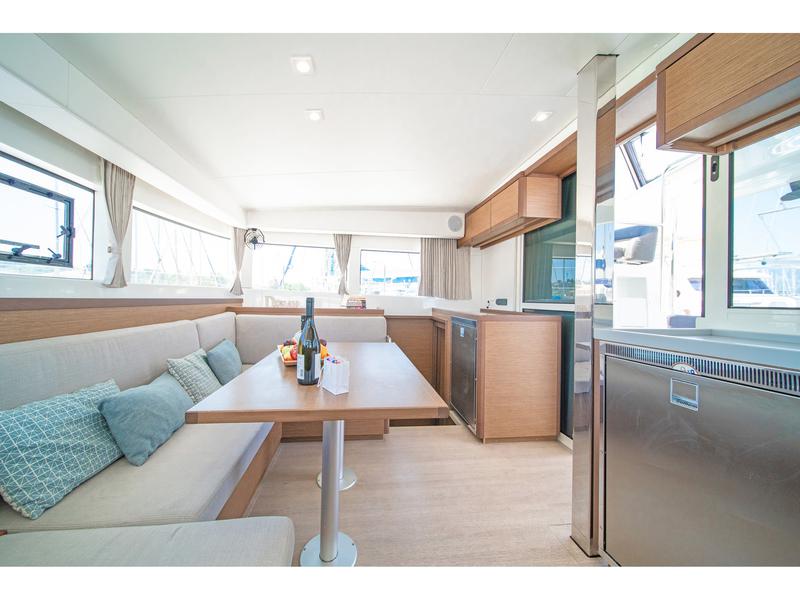 Book yachts online - catamaran - Lagoon 40 - THALASEA - rent