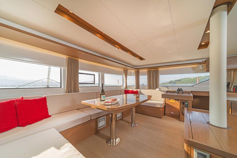 Book yachts online - catamaran - Lagoon 50 A/C &amp; GEN &amp; WM - ANDROMEDA - rent