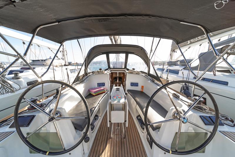Book yachts online - sailboat - Sun Odyssey 349 - AGIOS NIKOLAOS - rent