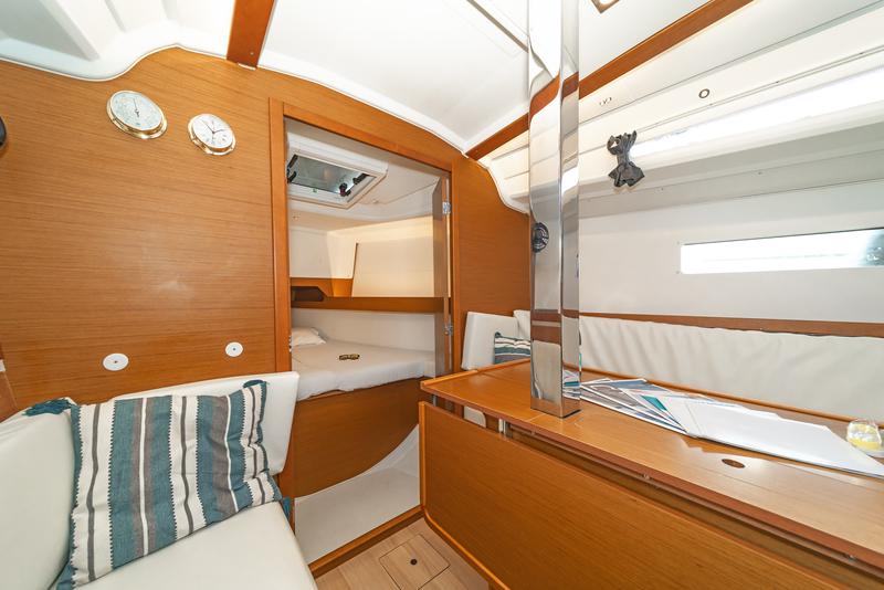 Book yachts online - sailboat - Sun Odyssey 349 - AGIOS NIKOLAOS - rent