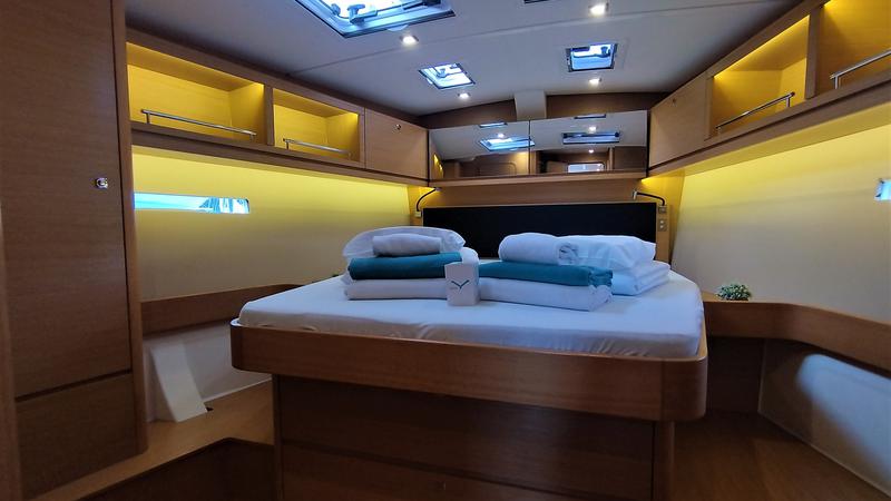 Book yachts online - sailboat - Dufour 56 Exclusive 2018 - Hola - rent