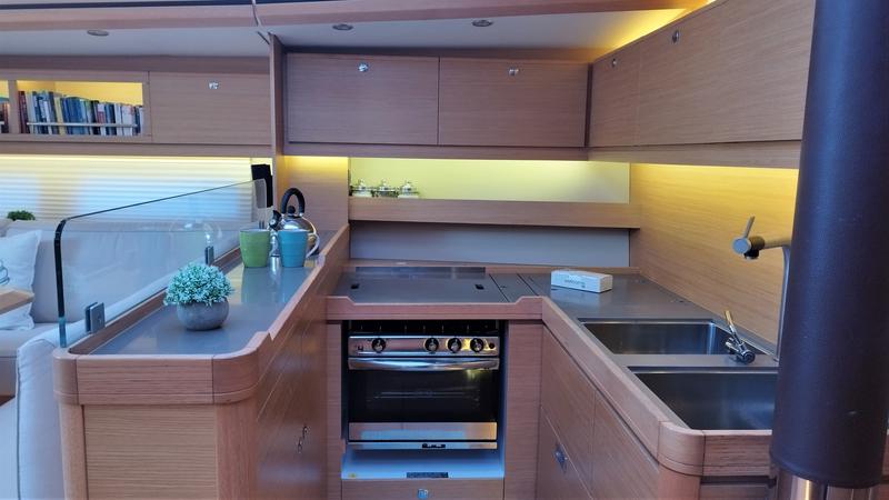 Book yachts online - sailboat - Dufour 56 Exclusive 2018 - Hola - rent