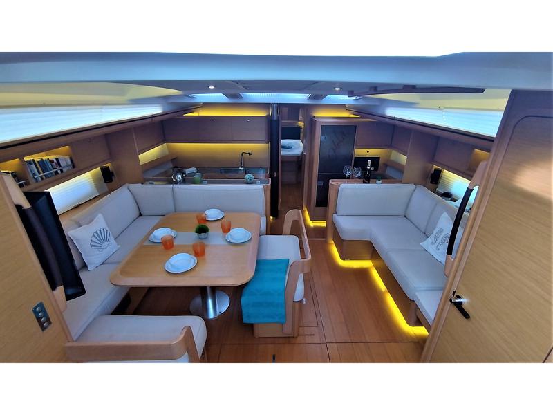 Book yachts online - sailboat - Dufour 56 Exclusive 2018 - Hola - rent