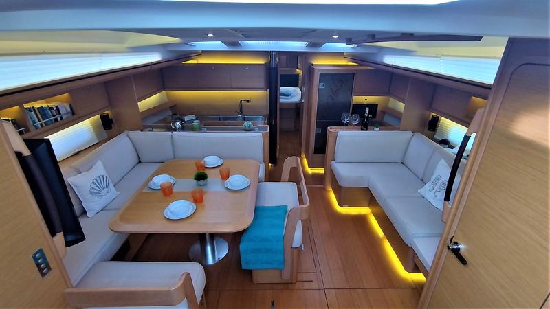 Book yachts online - sailboat - Dufour 56 Exclusive 2018 - Hola - rent