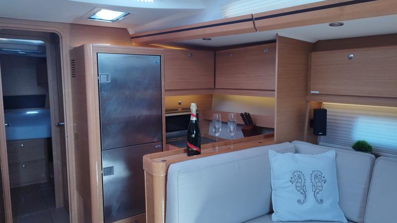 Book yachts online - sailboat - Dufour 56 Exclusive 2019 - Nakupenda - rent