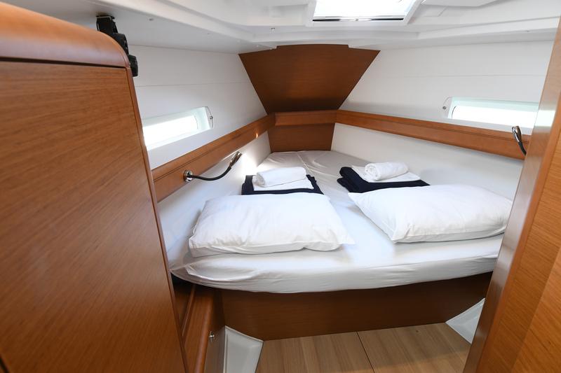 Book yachts online - sailboat - Sun Odyssey 419 - Kiss Kiss - rent