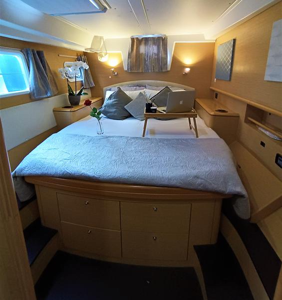 Book yachts online - catamaran - Lagoon 500 - Mystique I - rent