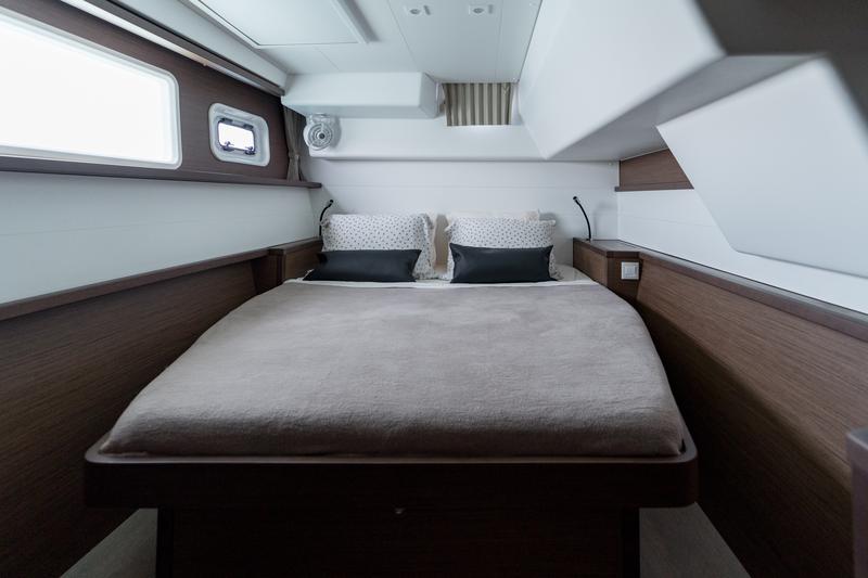 Book yachts online - catamaran - Lagoon 450  Flybridge - Madicon - rent