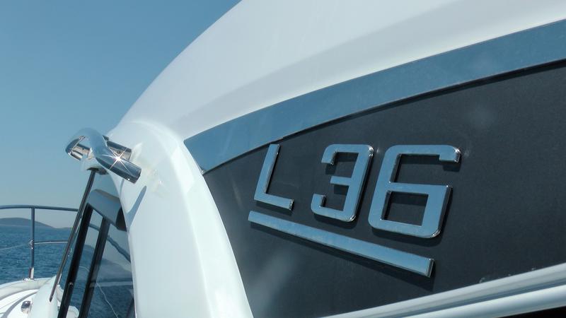 Book yachts online - motorboat - Jeanneau Leader 36 - Jeanneau Leader 36 ('17) - rent