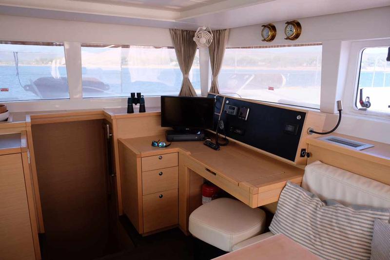 Book yachts online - catamaran - Lagoon 450 F - Irida VI - rent