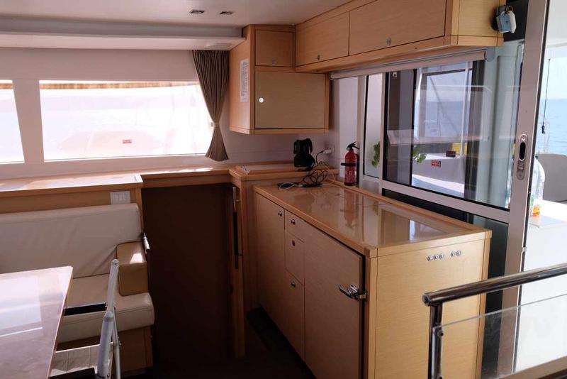 Book yachts online - catamaran - Lagoon 450 F - Irida VI - rent