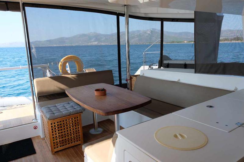 Book yachts online - catamaran - Lagoon 450 F - Irida VI - rent