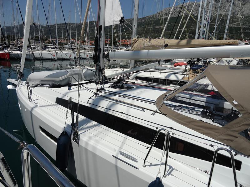 Book yachts online - sailboat - Sun Odyssey 380 - Maravilha - rent