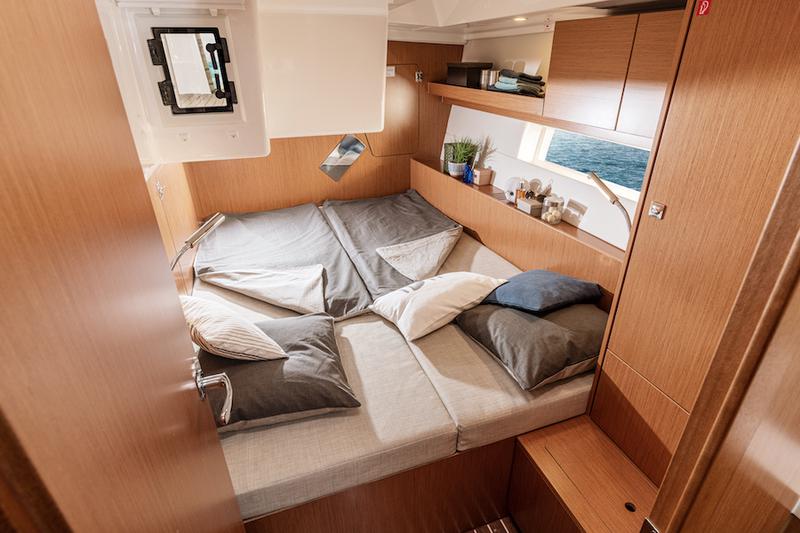 Book yachts online - sailboat - Bavaria C45 Style - Libertas - rent