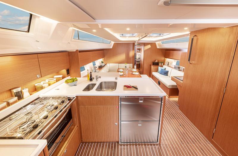 Book yachts online - sailboat - Bavaria C45 - New - rent