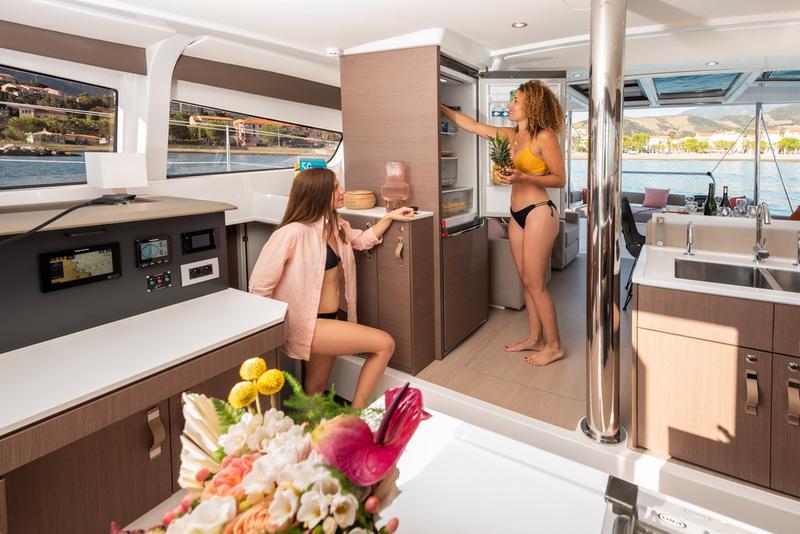 Book yachts online - catamaran - Bali 4.2 - new - rent