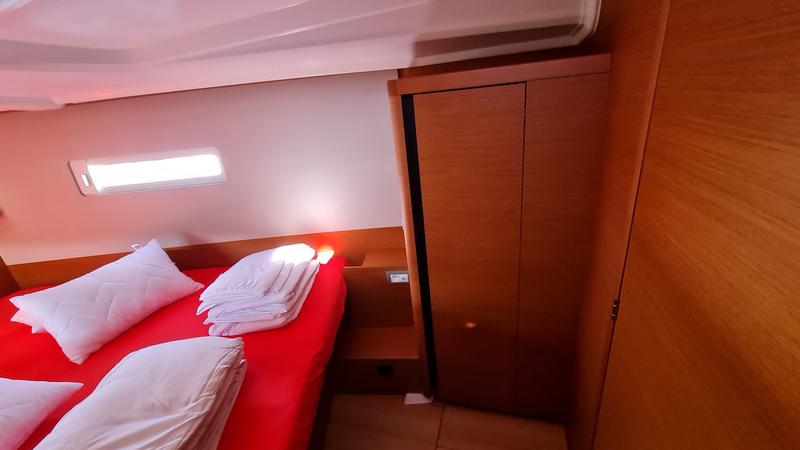 Book yachts online - sailboat - Sun Odyssey 410 - Rosso Bianco - rent