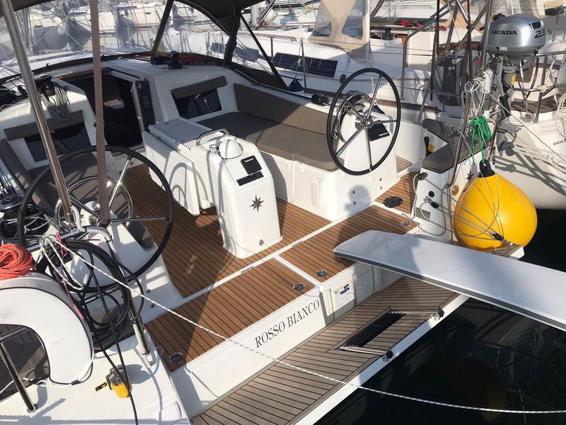 Book yachts online - sailboat - Sun Odyssey 410 - Rosso Bianco - rent