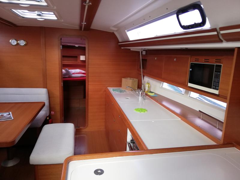 Book yachts online - sailboat - Dufour 450 Owner version - My Life - rent