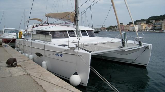 Book yachts online - catamaran - Lipari 41 (4 dbl, 2sgl) - Marisol - rent