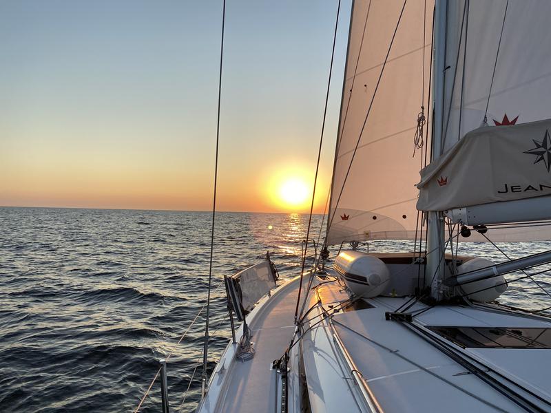 Book yachts online - sailboat - Sun Odyssey 440 / 4 cabins - Thalaia - rent