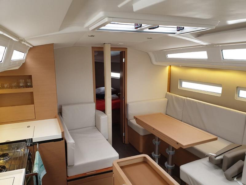 Book yachts online - sailboat - Sun Odyssey 410 - Jutisa - rent